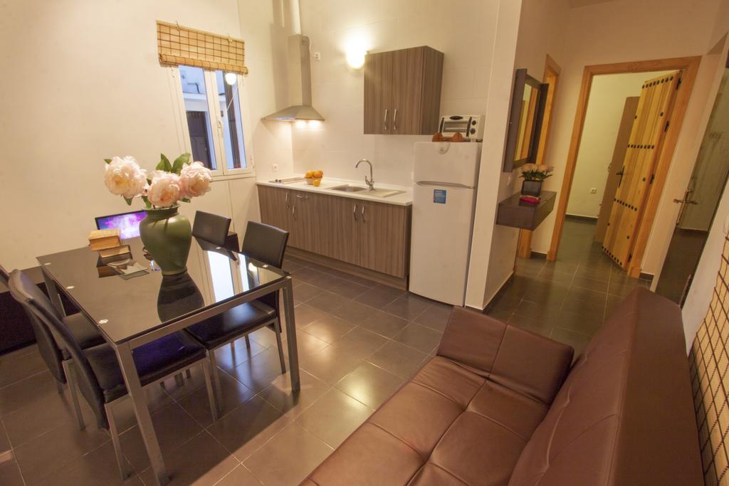 Apartamentos Puerta Sierra Пуерто Серано Стая снимка
